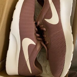 Meet your Posher, Quanisha